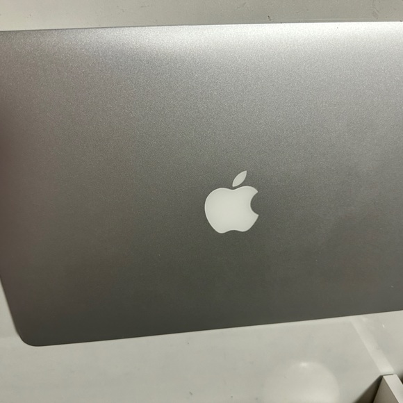 Macbook 13 inch laptop - Picture 1 of 6